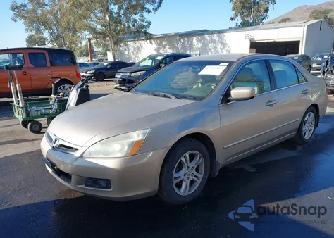2007 Honda Accord 2.4 Ex z USA, uszkodzony, nr VIN 1HGCM56897A150383